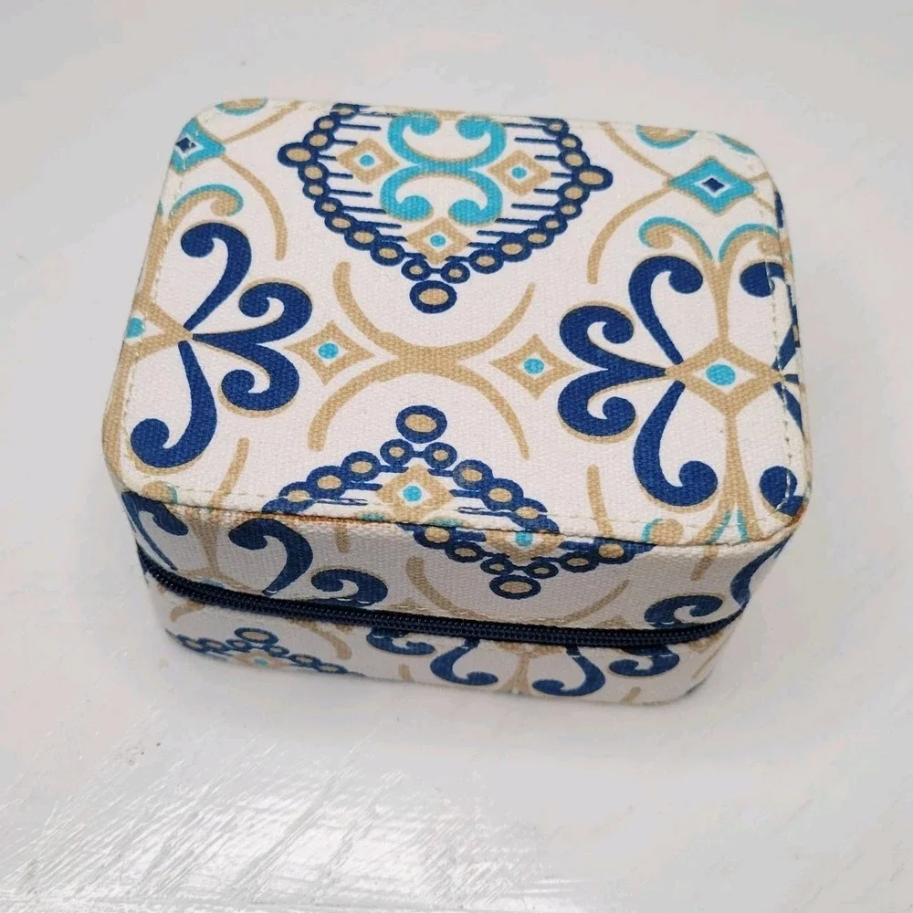 Wellspring Travel Jewelry Case Blue Medallion Damask Zippered‎ Organizer Pouch